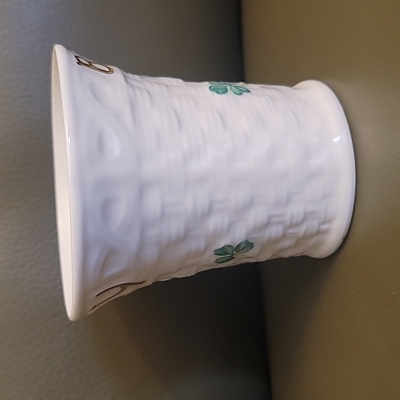 Belleek Baby Shamrock Cup - Picture 4 of 7